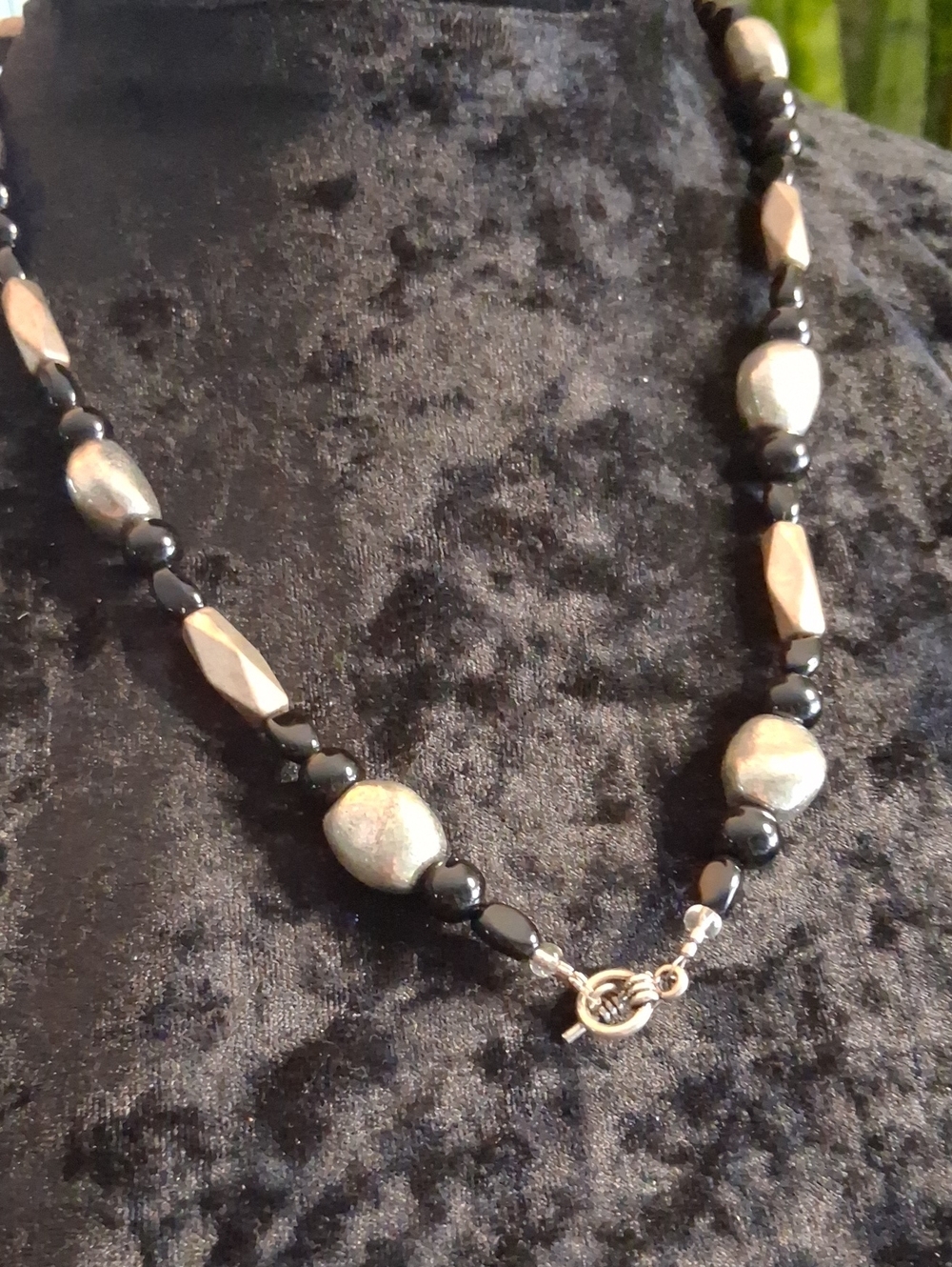 Mexican Black Onyx And Metalic Silver Beaded Women's Necklace 22 In.